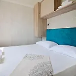 Armenistis Mediterranean Camping Village * Sarti