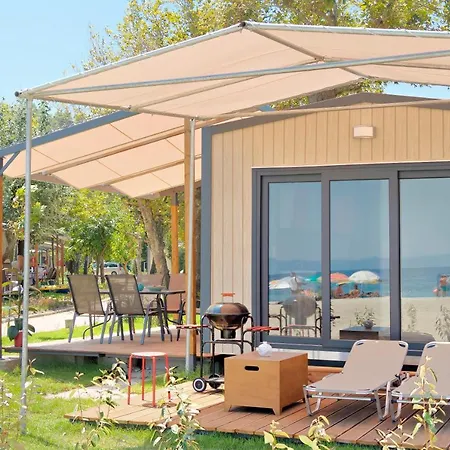 Armenistis & مكان تخييم سارتي