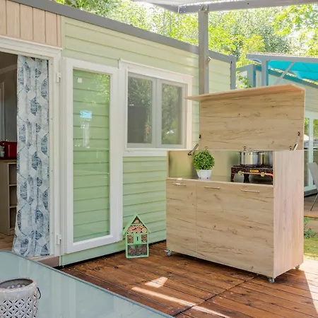 Kemp Armenistis & Sarti