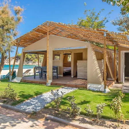 Armenistis Mediterranean Camping Village Kemp Sarti