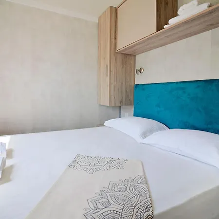 Armenistis & * Sarti