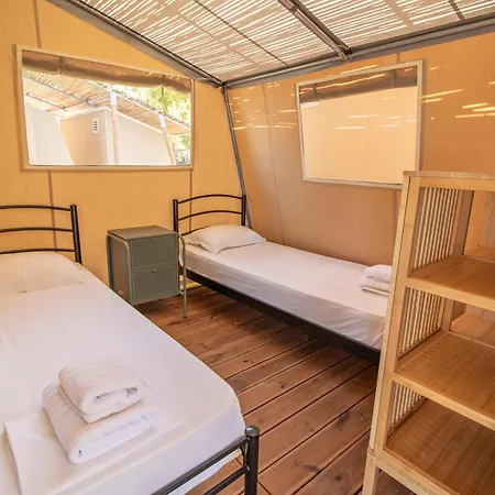 Kamp alanı Armenistis & Sarti