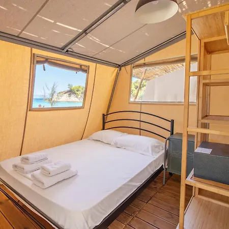 Armenistis & * Sarti