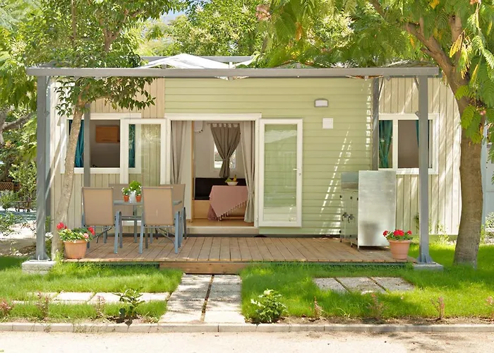 Armenistis & Camping