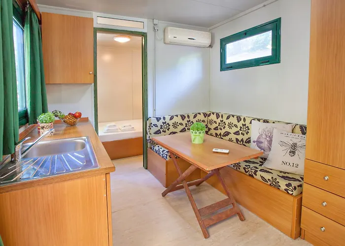 Kemp Armenistis Mediterranean Camping Village *